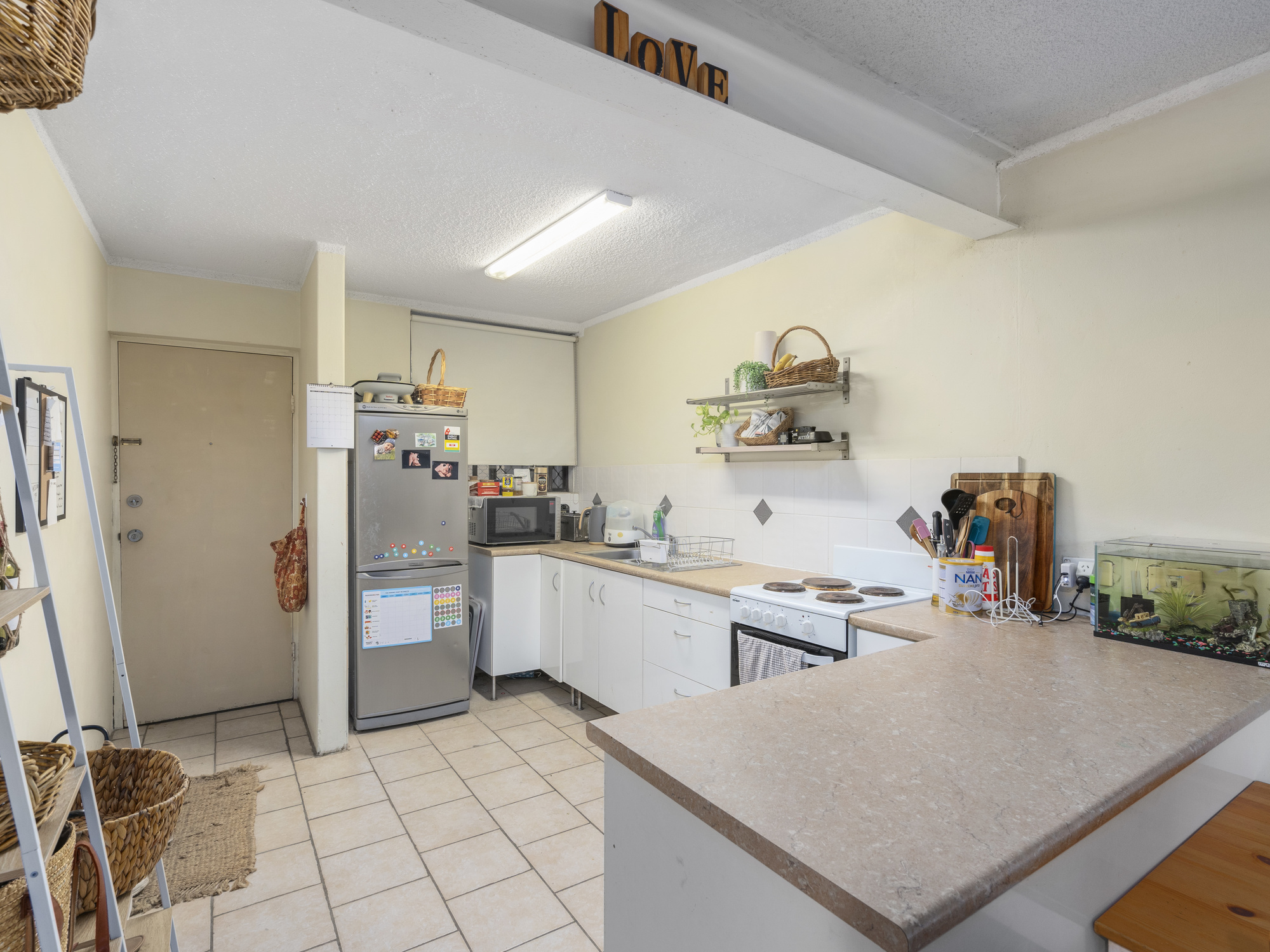 Real Estate | Gold Coast | Chevron Realty | 002 Open2view Id698602 2 33 Darrambal Street