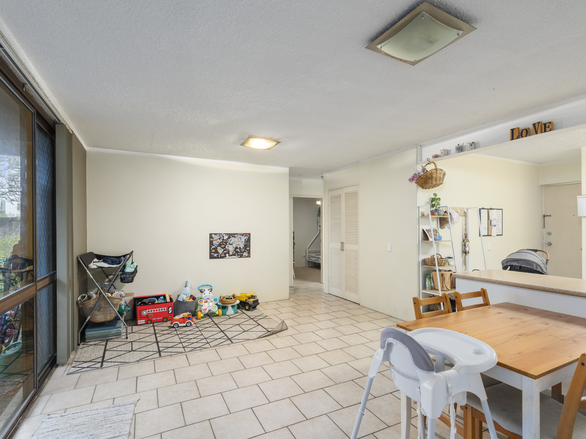 Real Estate | Gold Coast | Chevron Realty | 005 Open2view Id698602 2 33 Darrambal Street